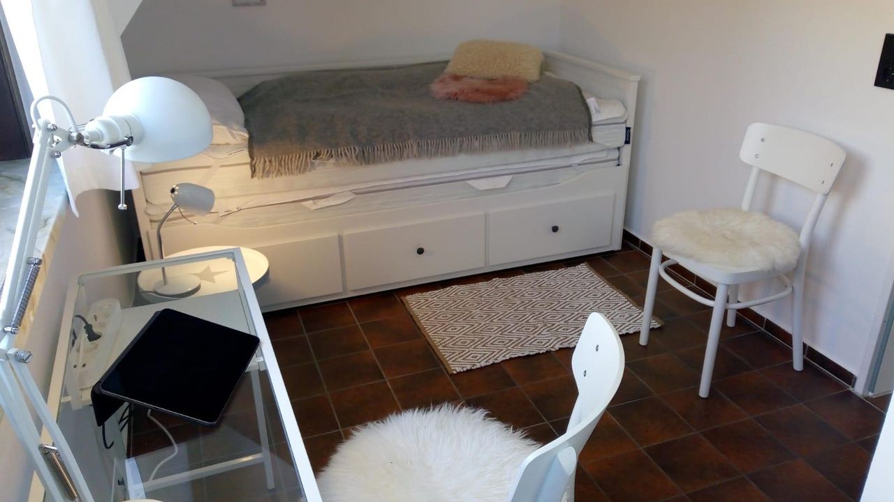 Kleines (Schlaf) Zimmer zum Arbeiten Kleines (Schlaf) Zimmer zum Arbeiten